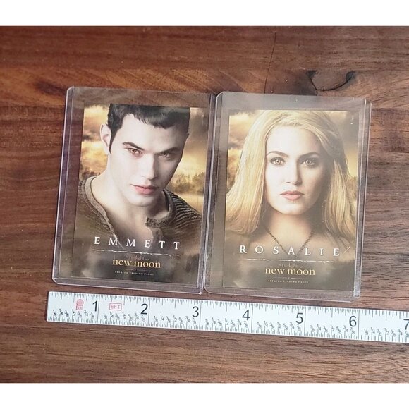 Collectible Rosalie and Emmett New Moon Trading Cards with Protective Sheaths - Picture 2 of 8